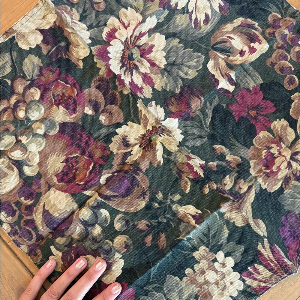 Ralph Lauren “Cliffwoods” Floral Tablecloth + 8 matching napkins